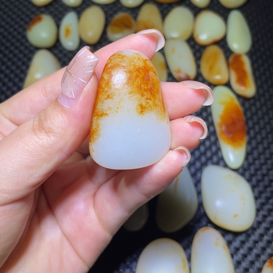 火***木和田玉未镶嵌颈饰