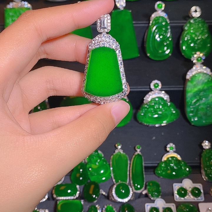 翡翠银S925镶嵌颈饰