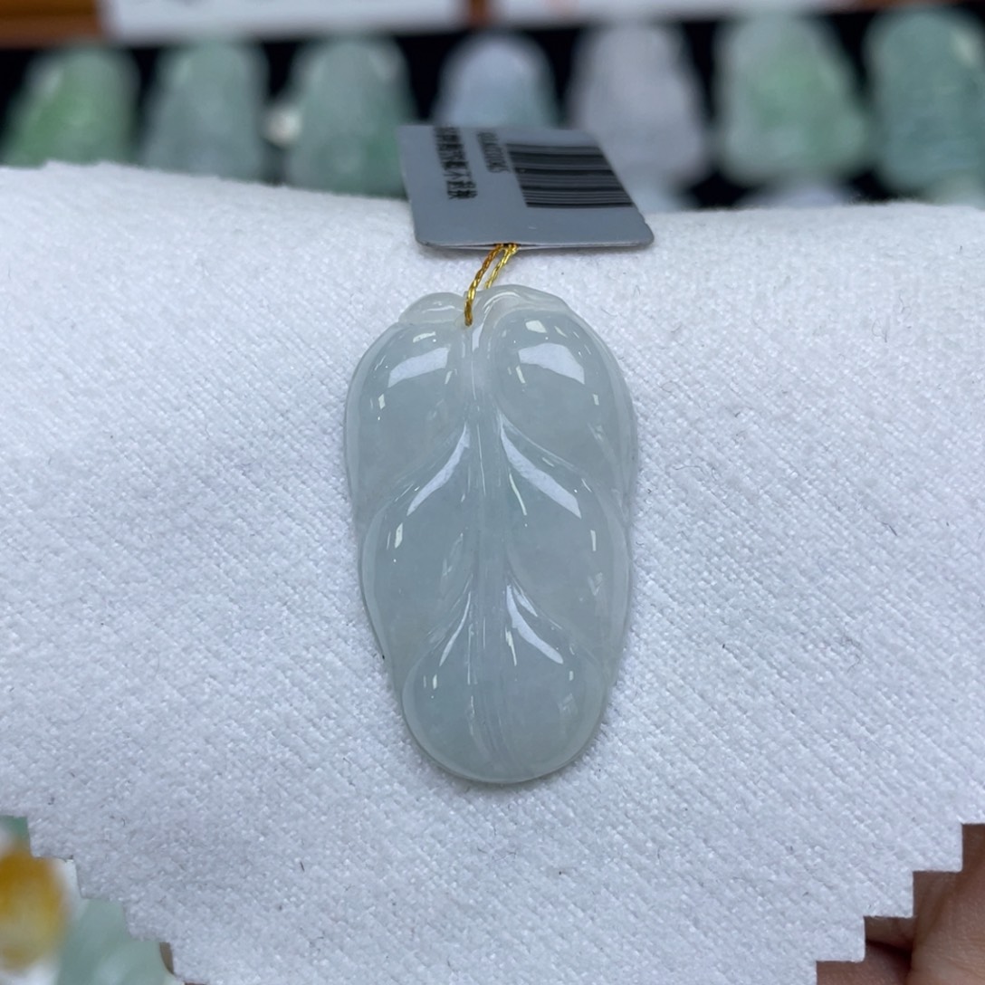 颈饰未镶嵌翡翠叶子