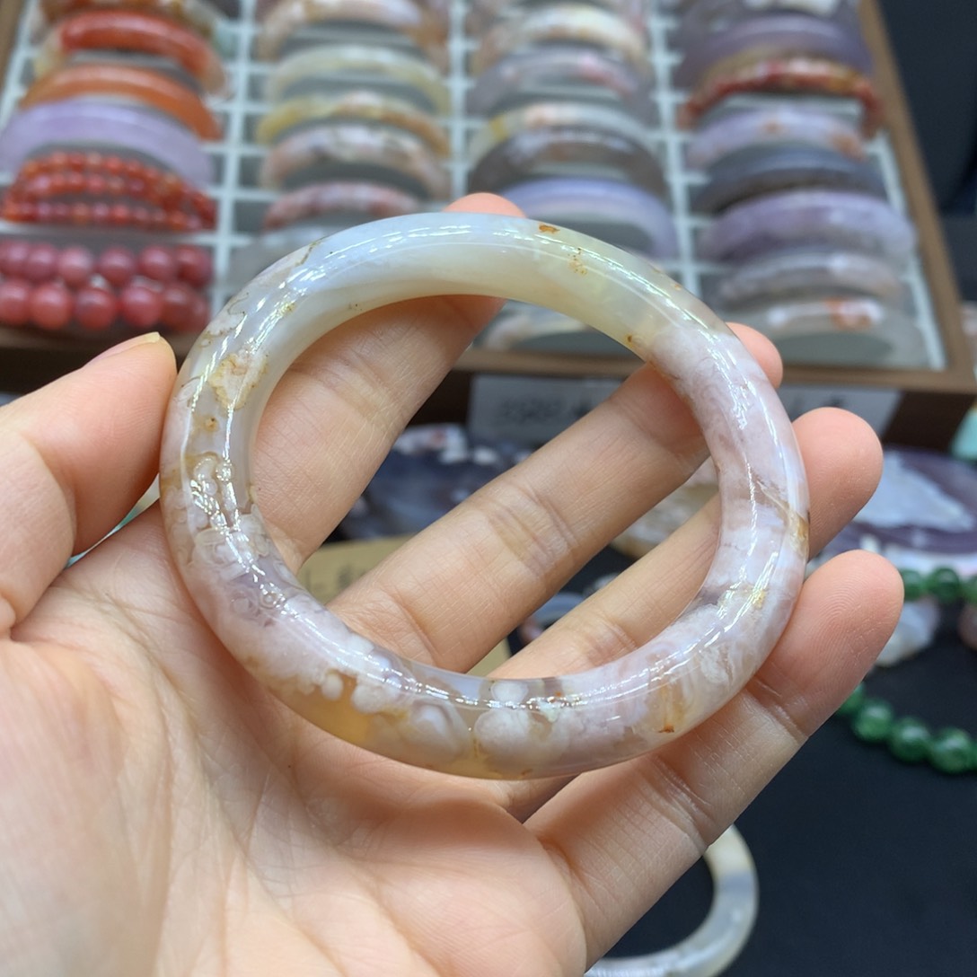 【闪购商品】玛瑙/玉髓手镯未镶嵌哒****?