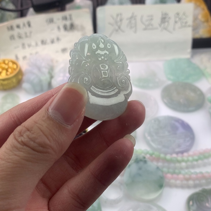 翡翠颈饰未镶嵌
