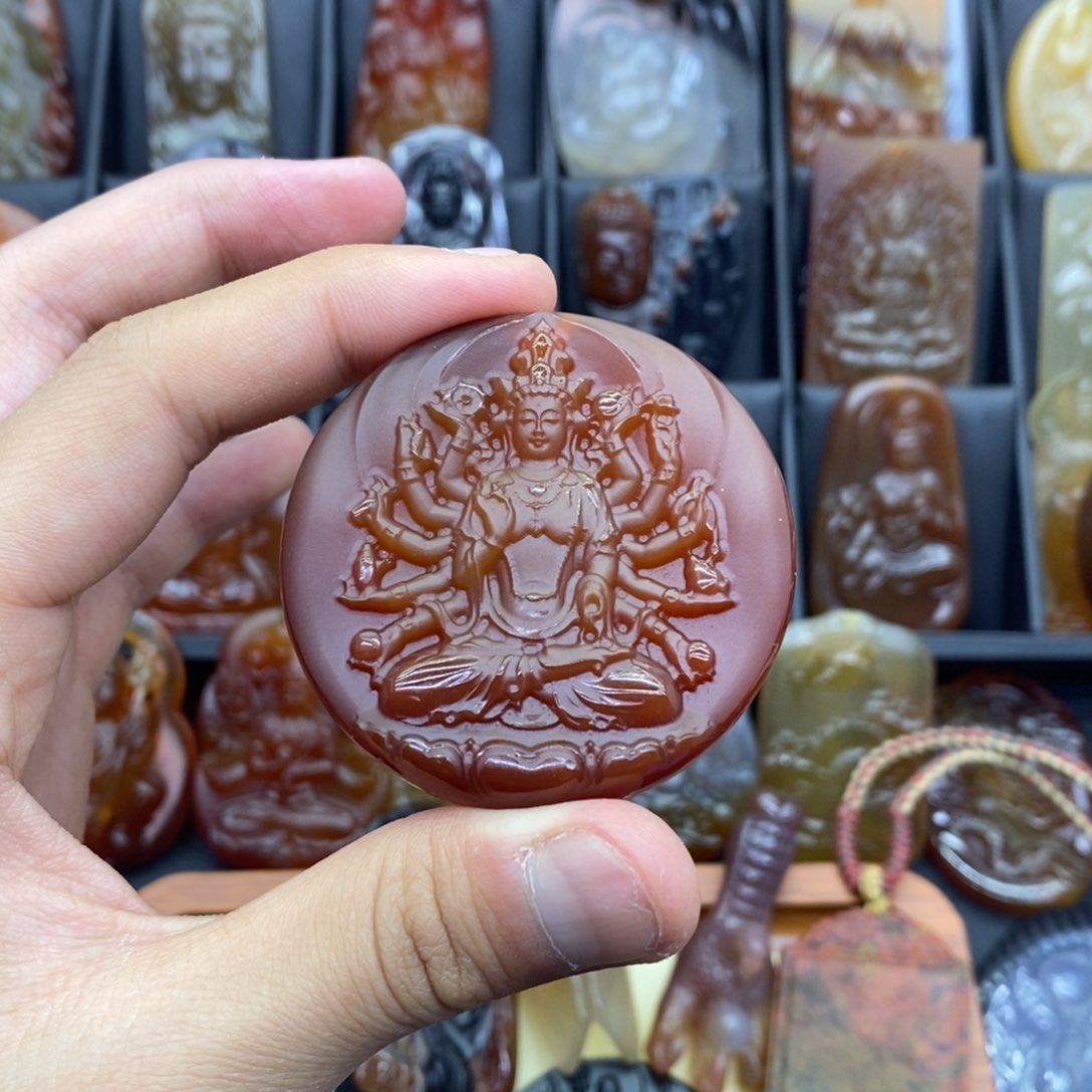 玛瑙/玉髓吊坠(赠链)未镶嵌是***送吊坠