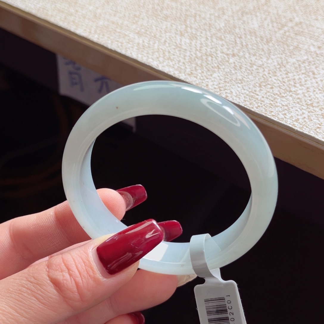 翡翠手镯未镶嵌手镯