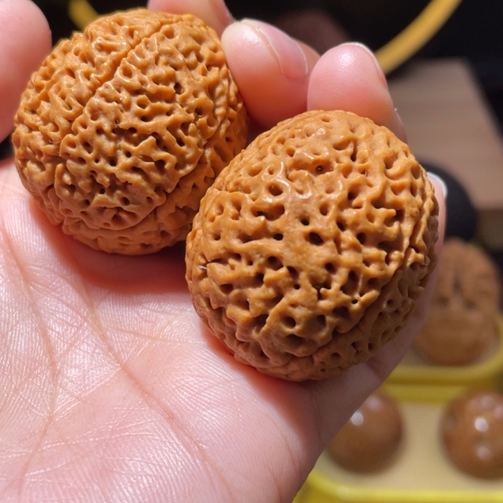 桃核把件四五瓣金刚菩提