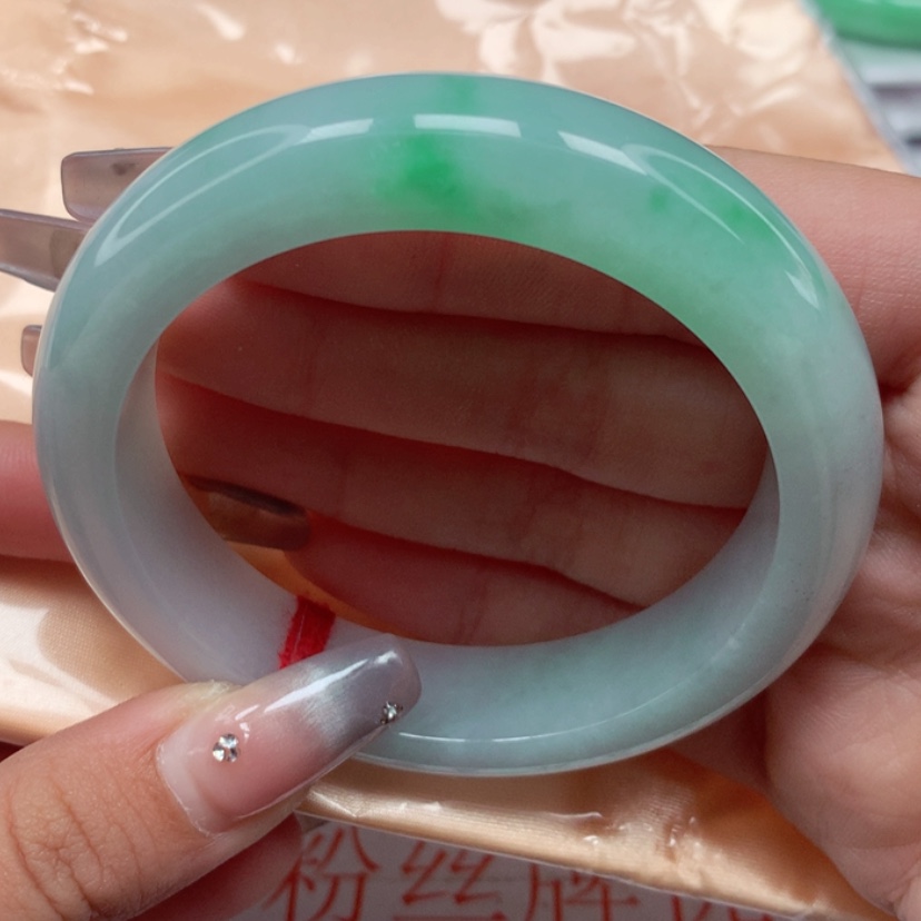 【闪购商品】翡翠手镯未镶嵌56圈