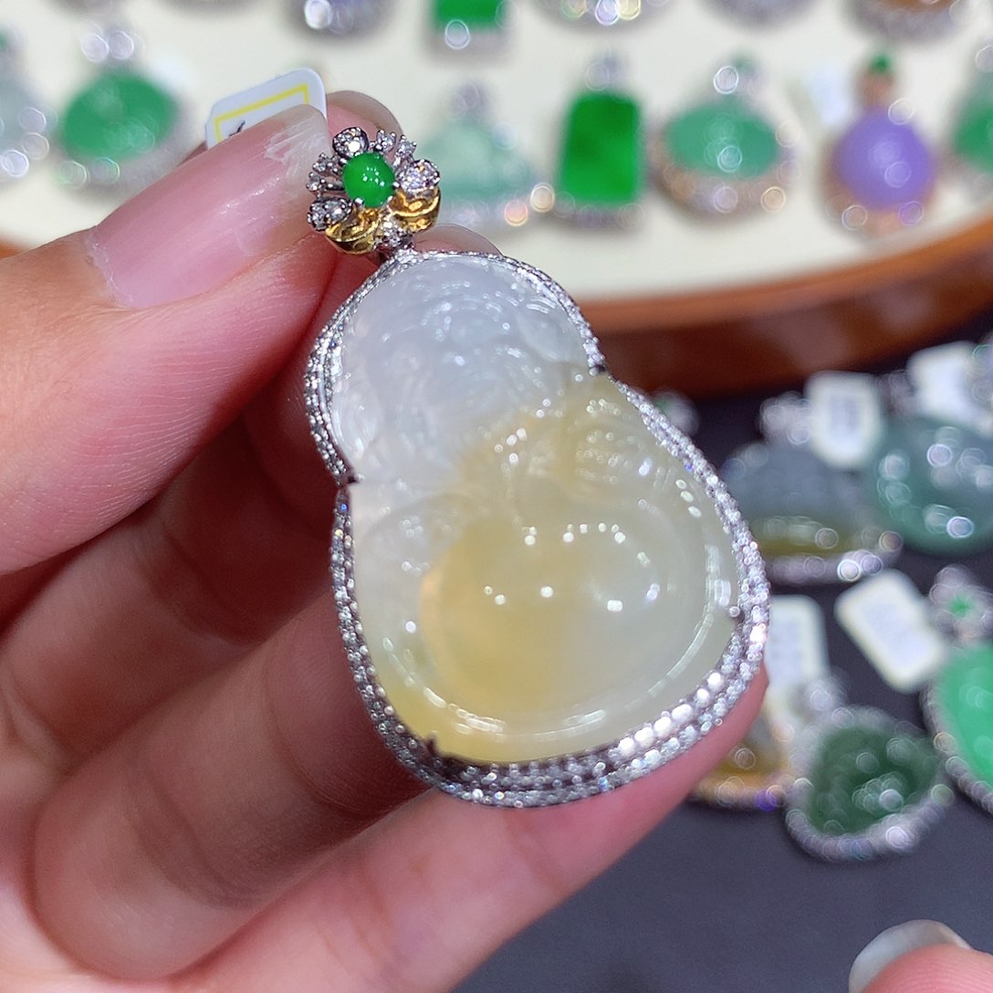 翡翠吊坠(不含链)18K金镶嵌