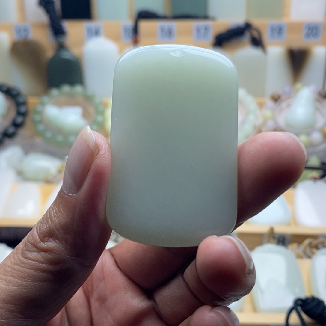 未镶嵌和田玉挂件