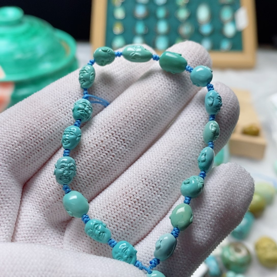 绿松石颈饰未镶嵌