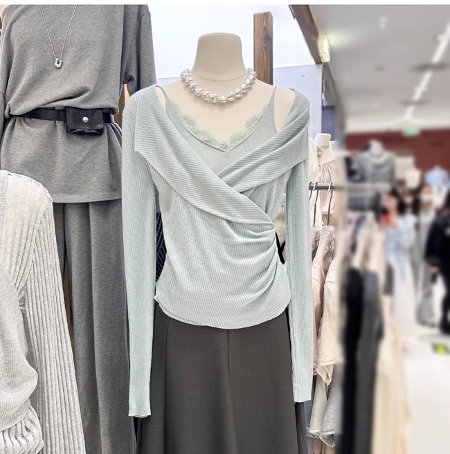 F清仓-春季气质V领蕾丝边拼接假两件显瘦蓝色针织衫上衣女潮