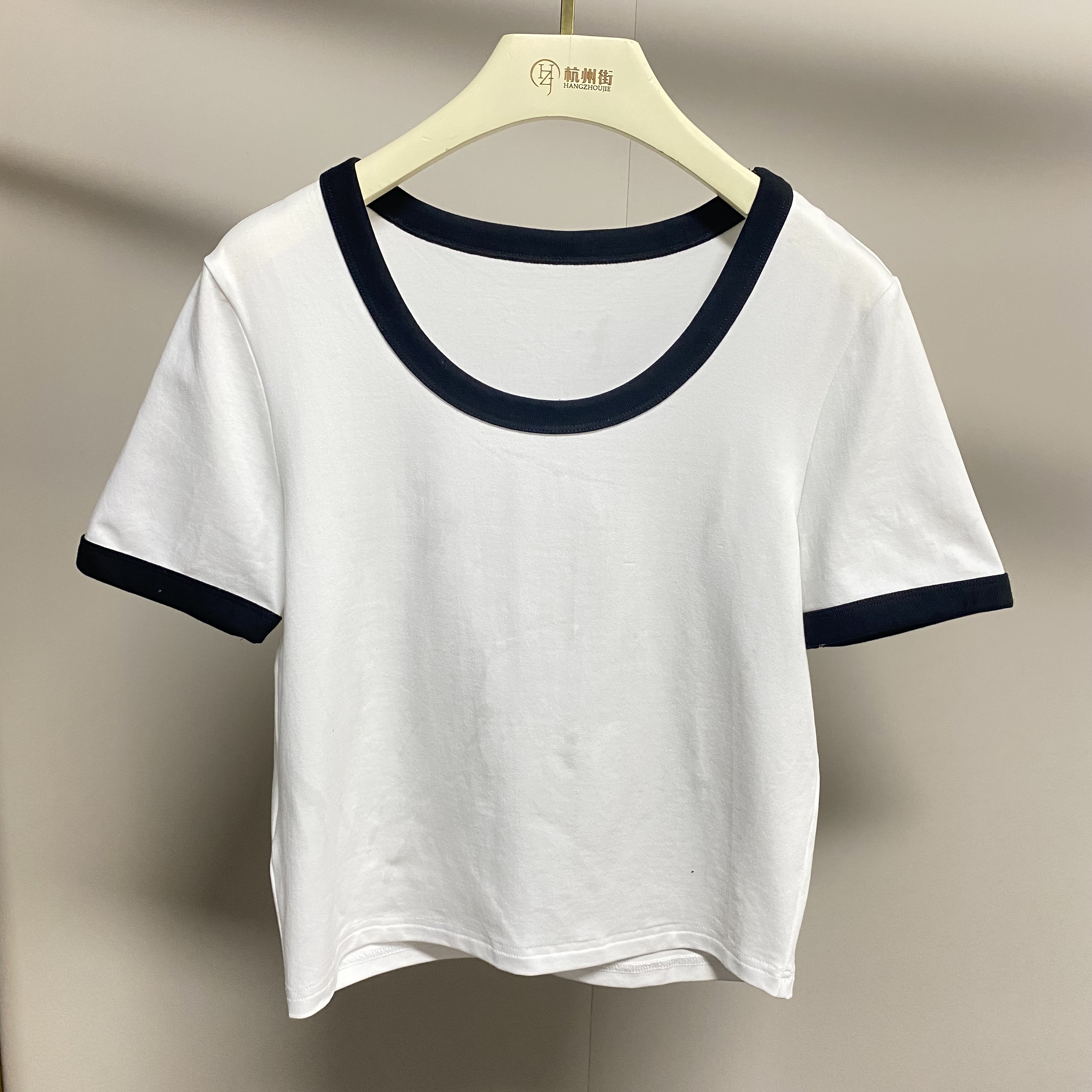 ANYUMO/安妤茉2071撞色拼接U领T恤基础百搭时尚休闲夏女