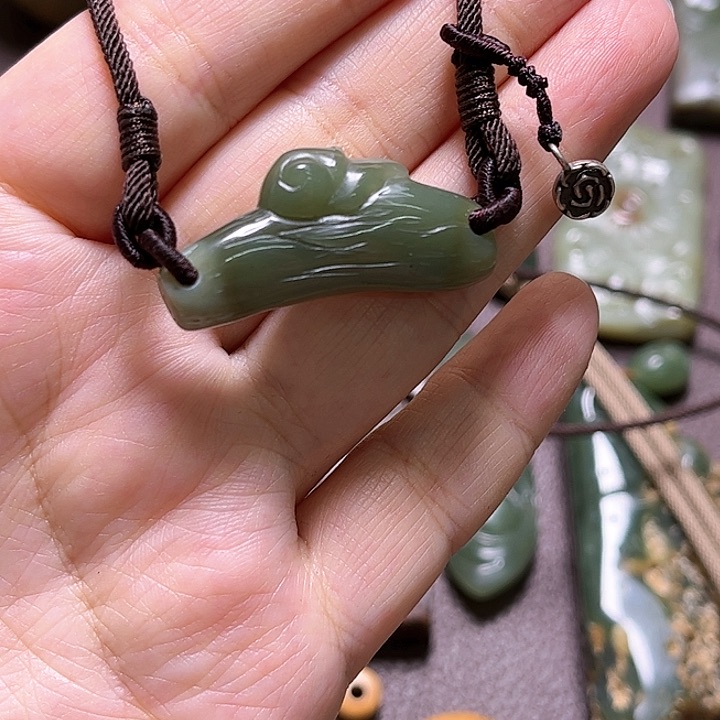 岫岩河磨玉（透闪石质玉）手绳未镶嵌