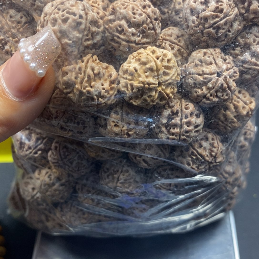 桃核把件金刚400克20的