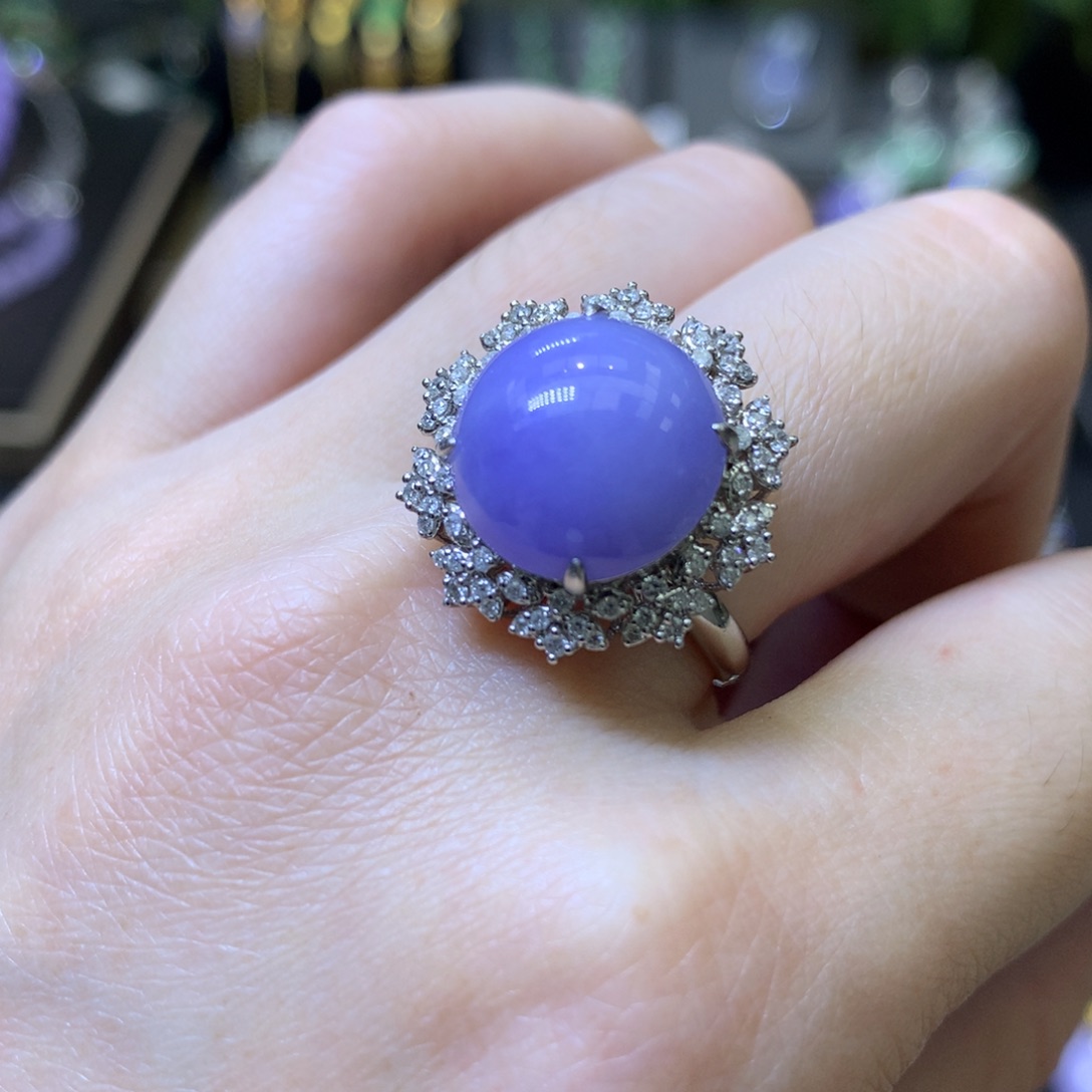 颈饰18K金镶嵌翡翠