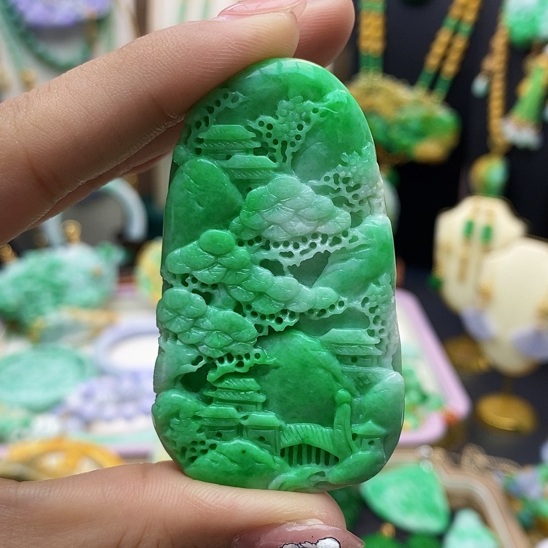 翡翠颈饰未镶嵌天然