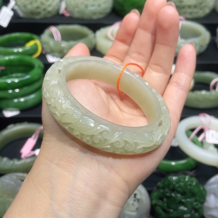 和田玉手镯55圈口 编号15未镶嵌