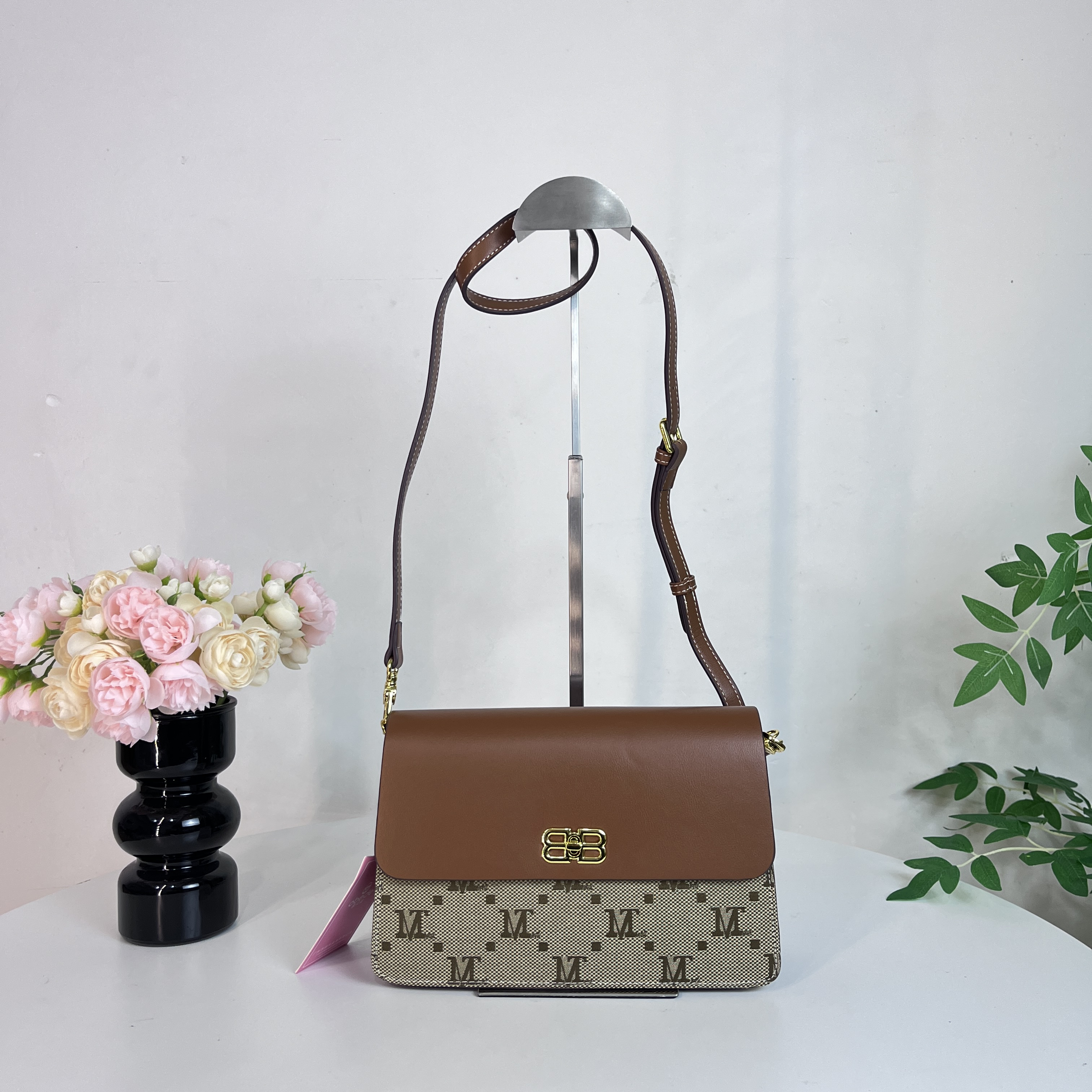 时尚百搭链条单肩斜挎女士小包新款小众设计感