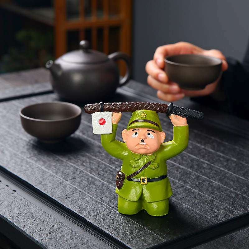 日本人下跪投降变色茶宠摆件精品茶玩茶桌茶盘装饰品摆件茶具配件