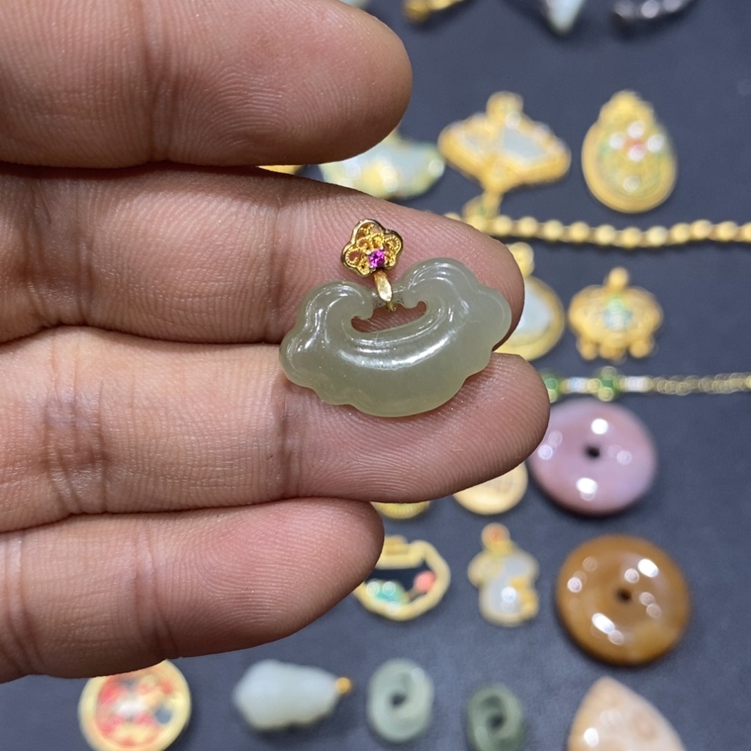 和田玉颈饰银S925镀金镶嵌