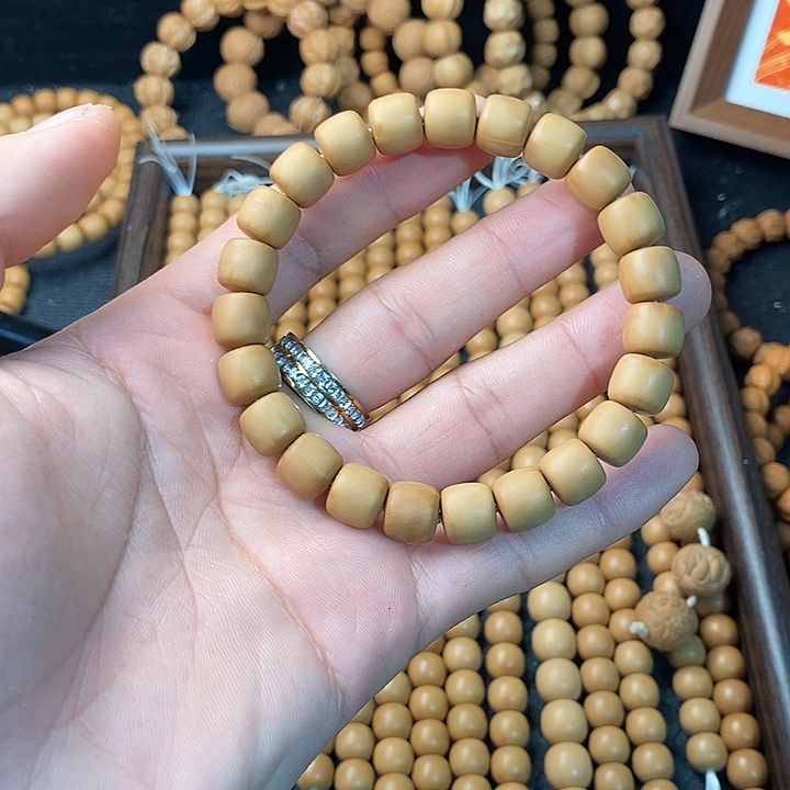 猴头核桃吊坠微微瑕 油点