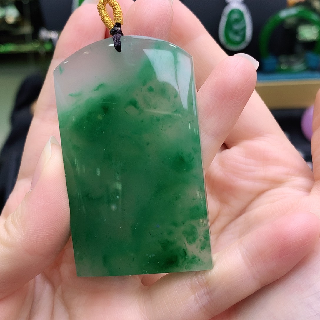 石英质玉吊坠未镶嵌