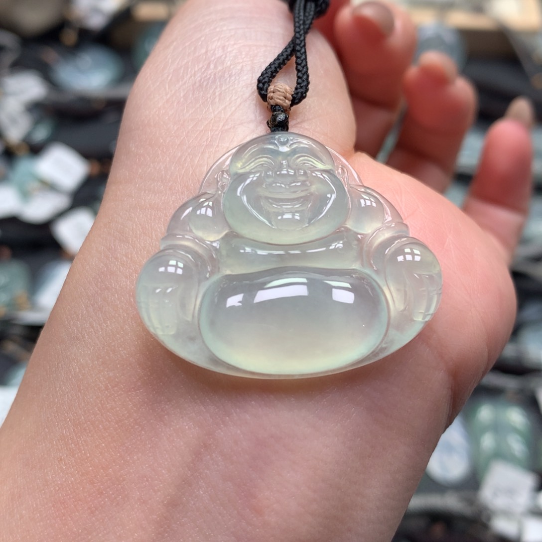 翡翠颈饰未镶嵌佛公