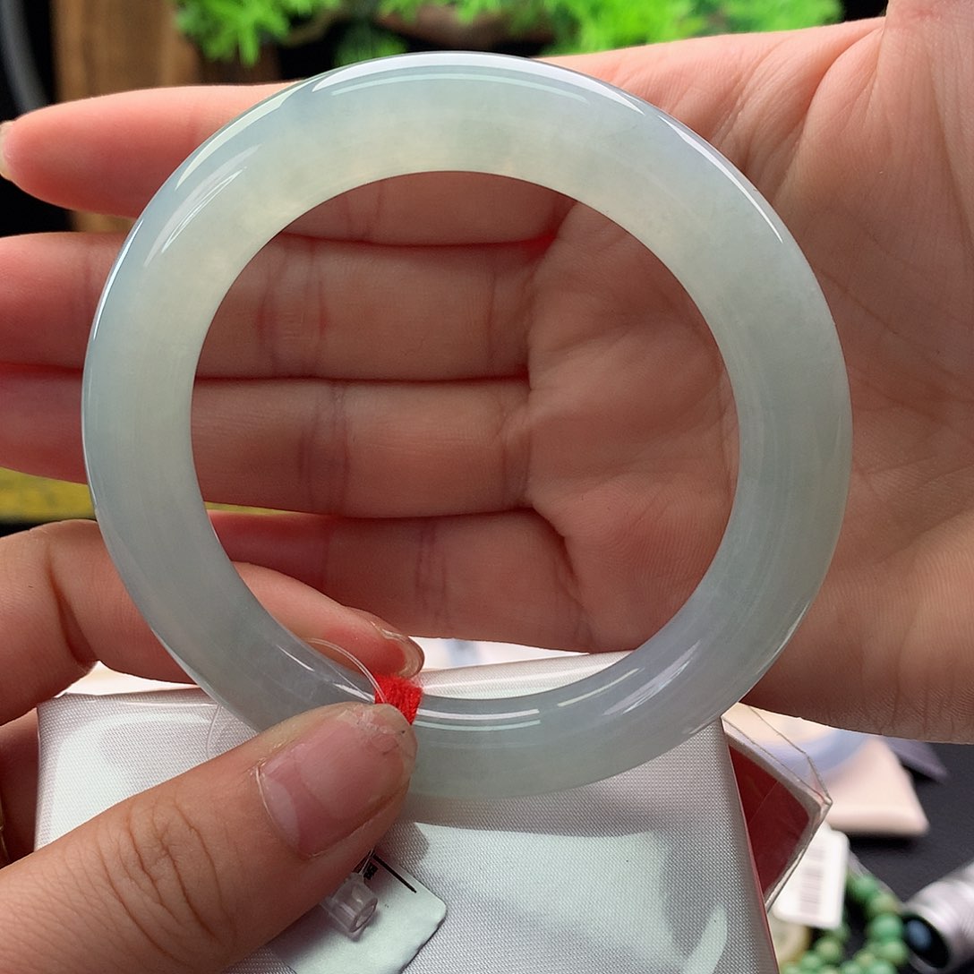 翡翠手镯未镶嵌56圆条