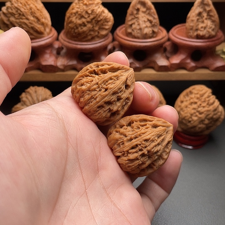 5***9文玩核桃把件南疆370