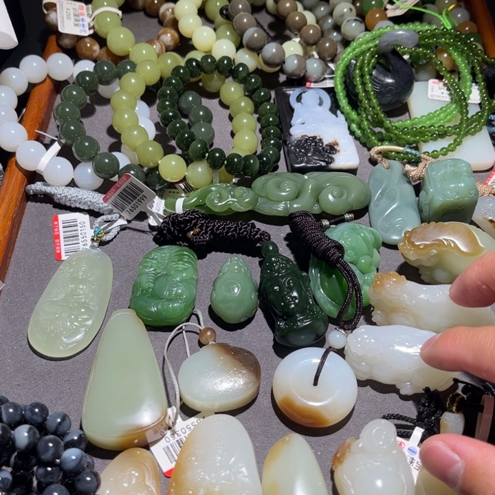 和田玉（糖玉）未镶嵌颈饰