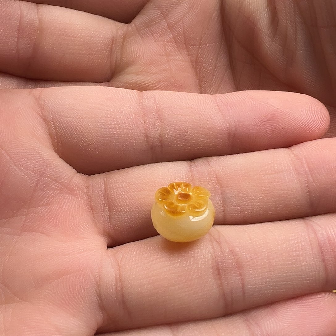 蜜蜡颈饰未镶嵌柿柿如意提溜（打孔不退换）