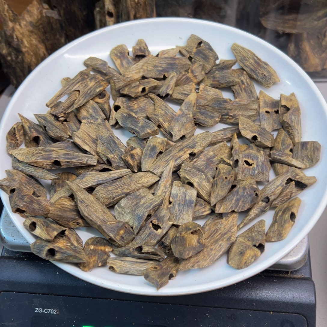 沉香沉香碎屑汝湖原材料102克