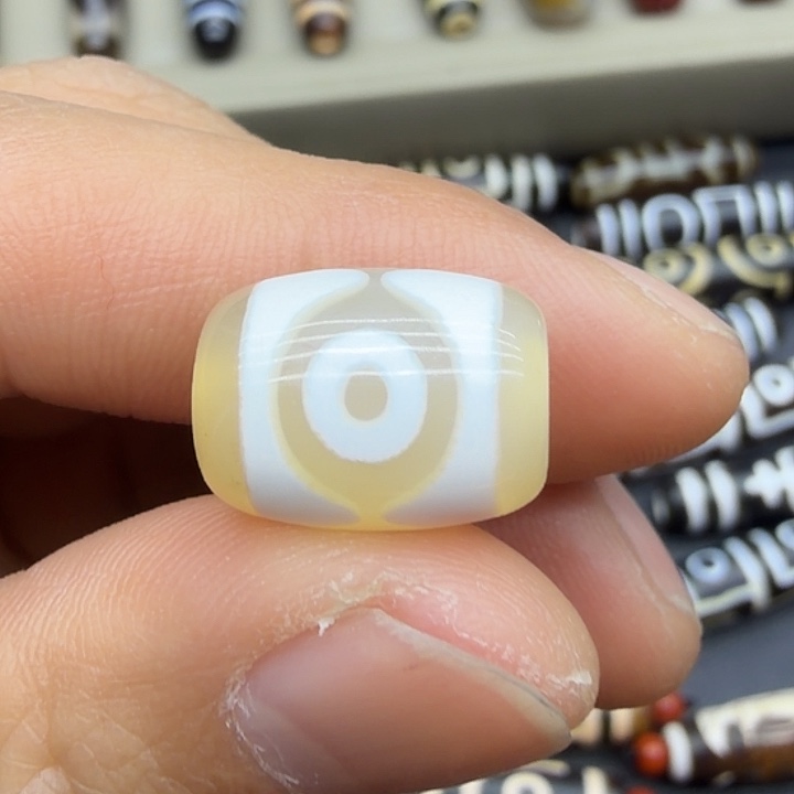 玛瑙/玉髓散珠三眼 12 毫米