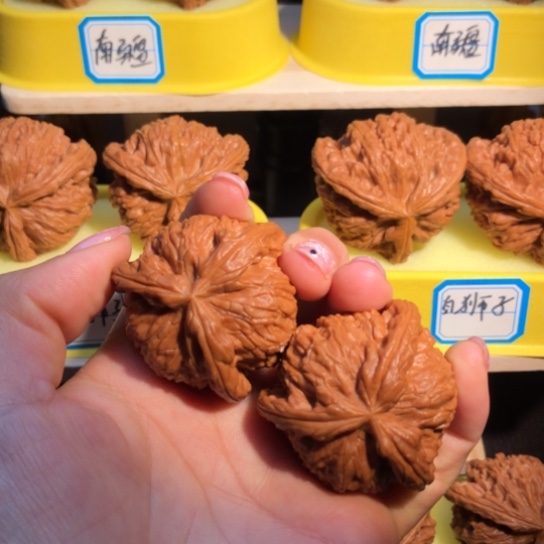 L***！手串/手链核桃白狮子三棱