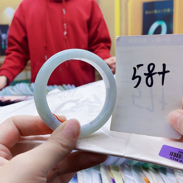 翡翠未镶嵌手镯998……