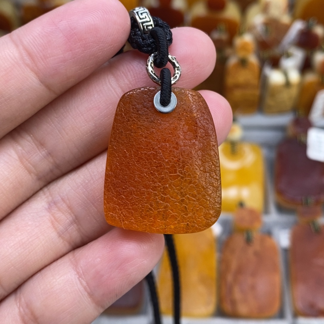 蜜蜡未镶嵌珠宝奇石