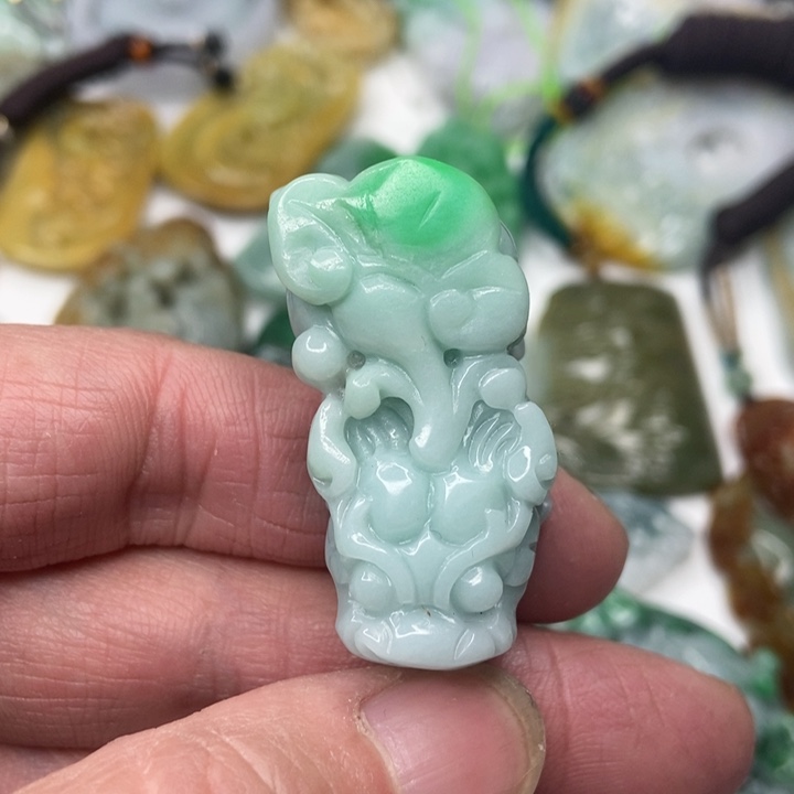 定制翡翠未镶嵌翡翠