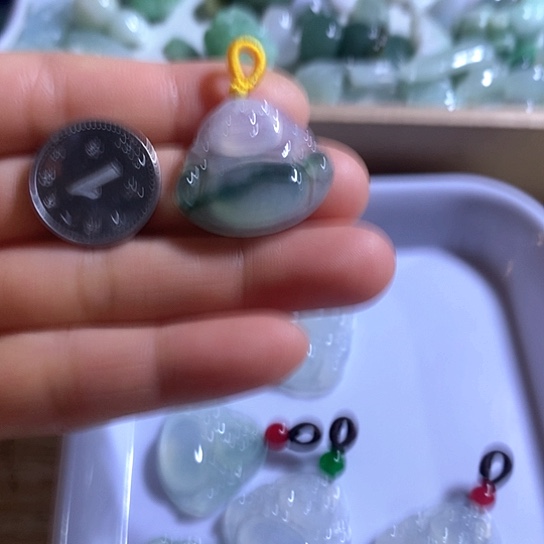 翡翠未镶嵌颈饰吊坠