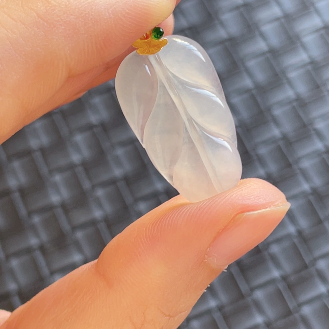 翡翠颈饰18K金镶嵌叶子