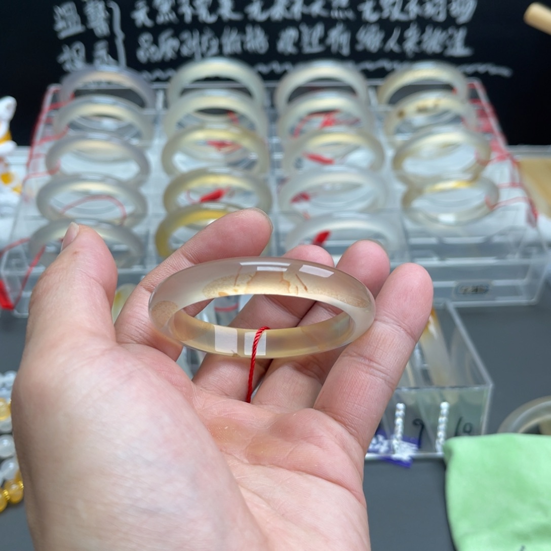 玛瑙/玉髓手镯未镶嵌?***头
