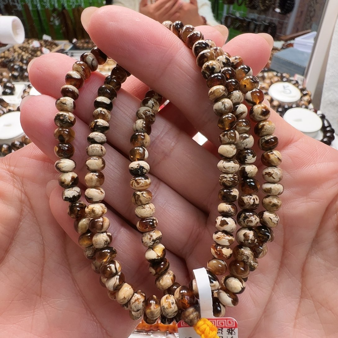 琥珀未镶嵌裸石抚顺琥珀5干白花溶洞