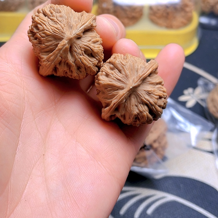 文玩核桃吊坠楼子一对