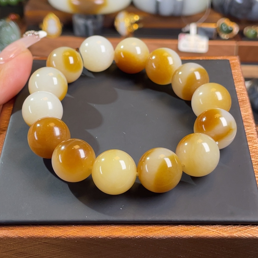 和田玉未镶嵌手镯