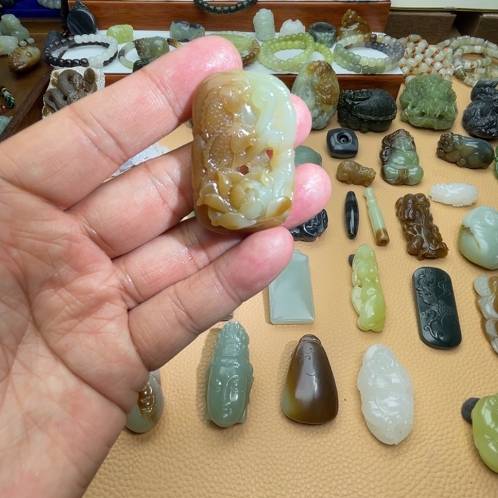 和田玉（糖玉）颈饰未镶嵌定制款