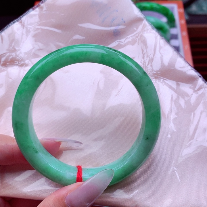 翡翠未镶嵌手镯翡翠