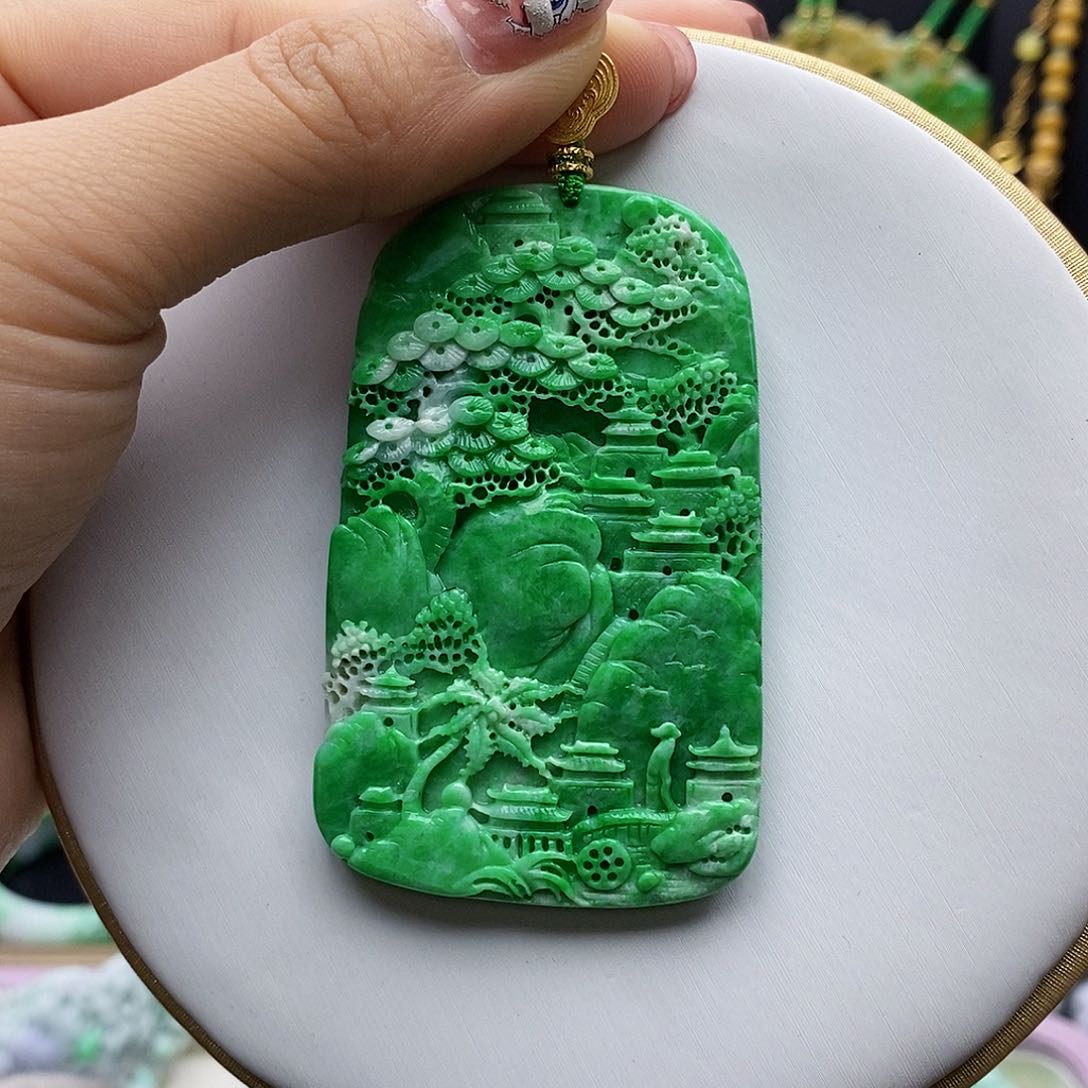 翡翠颈饰未镶嵌天然
