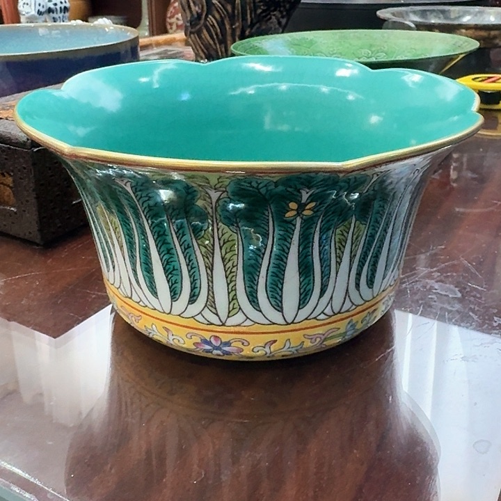 摆件人***。精品瓷器漂亮摆件