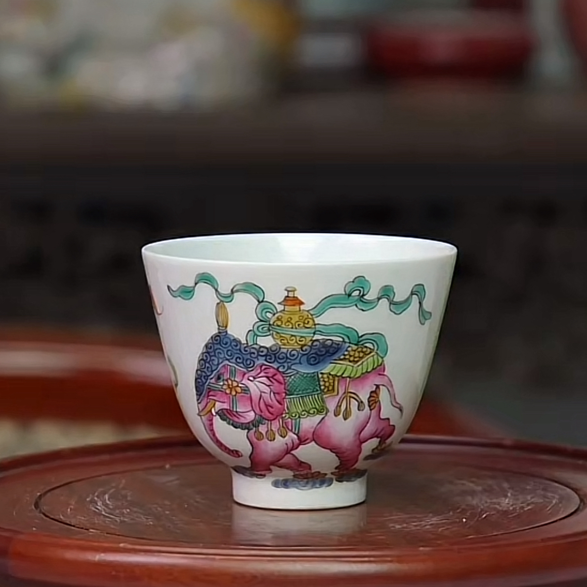 粉彩太平有象纹杯   高6公分 口径7公分 全品  