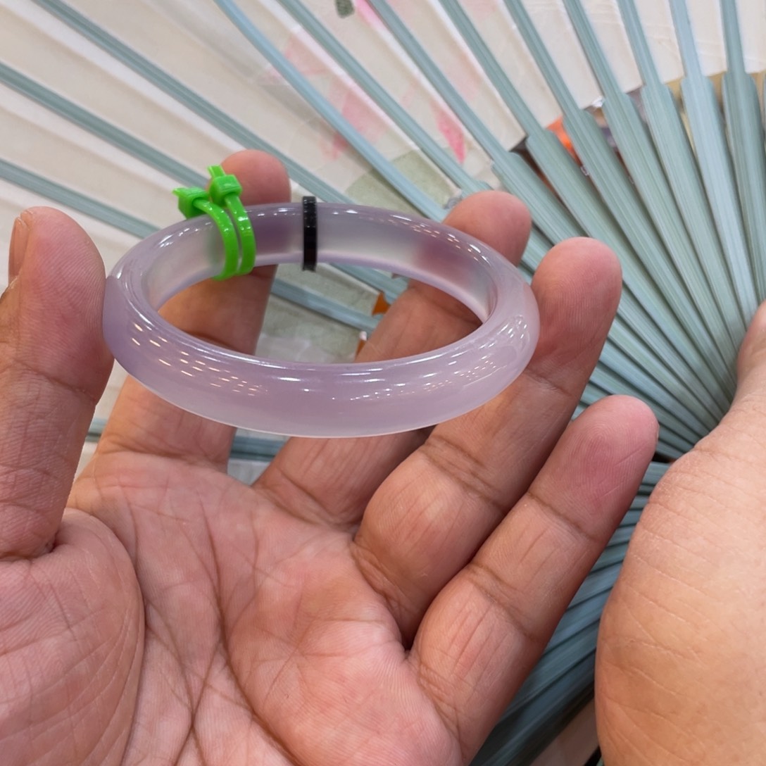 玛瑙/玉髓手镯未镶嵌不****a