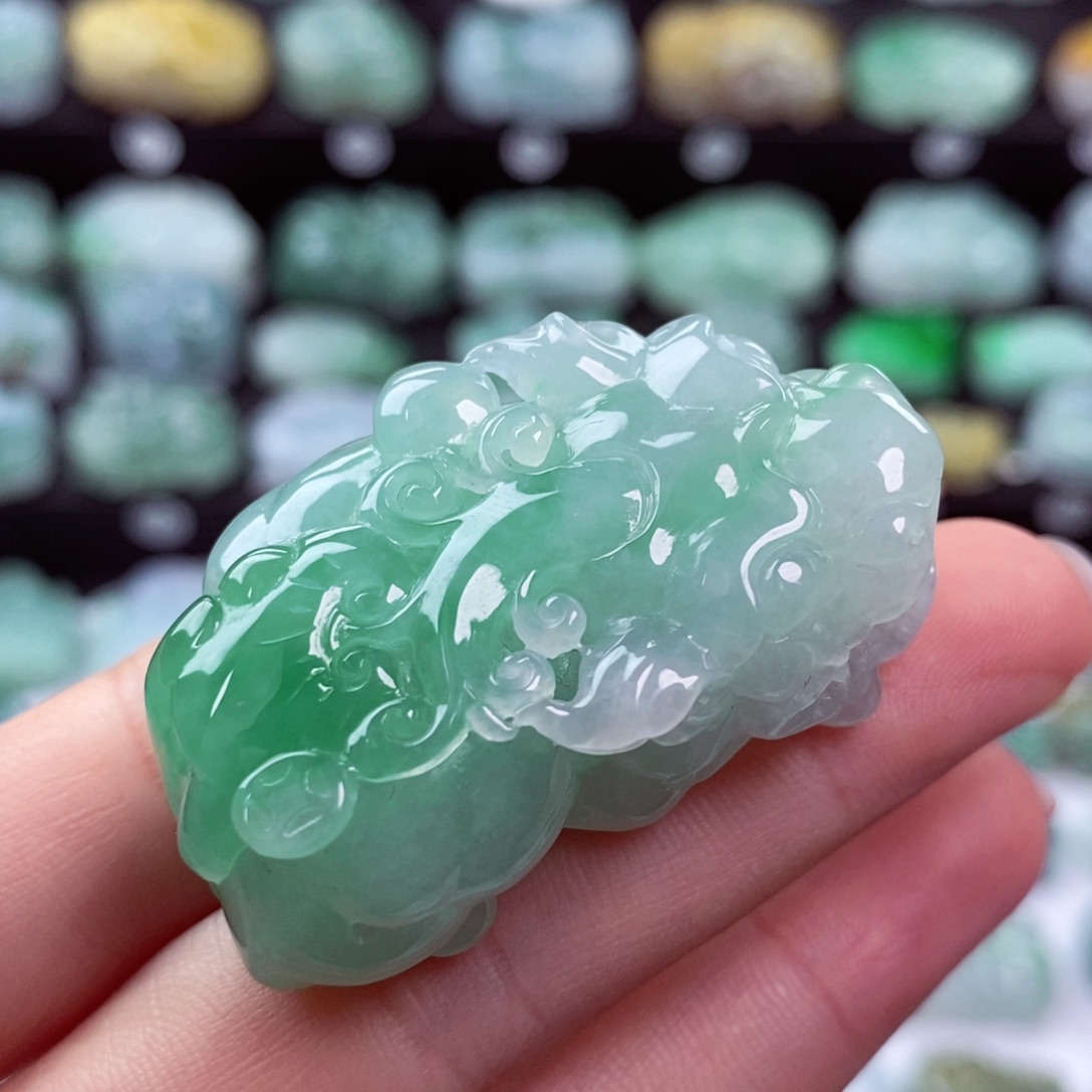 翡翠颈饰未镶嵌天然