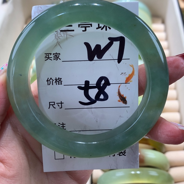 蛇纹石玉手镯未镶嵌遇***想