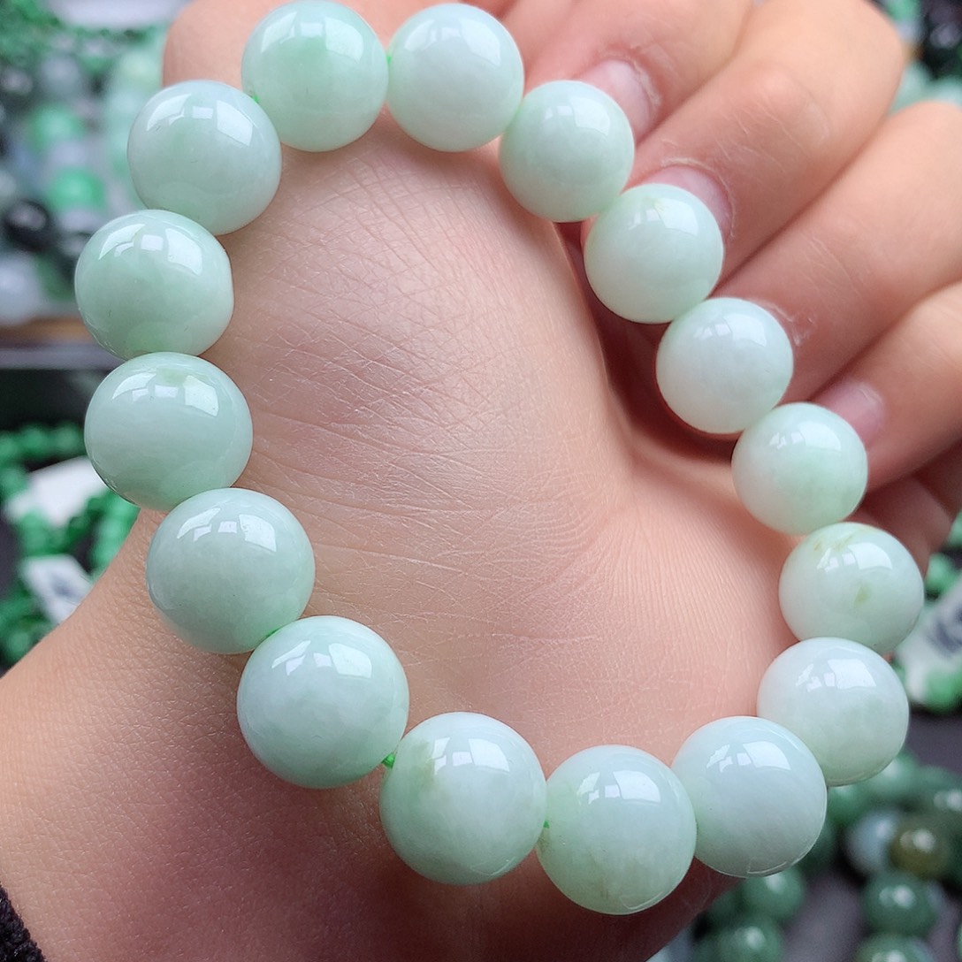 翡翠颈饰未镶嵌手串